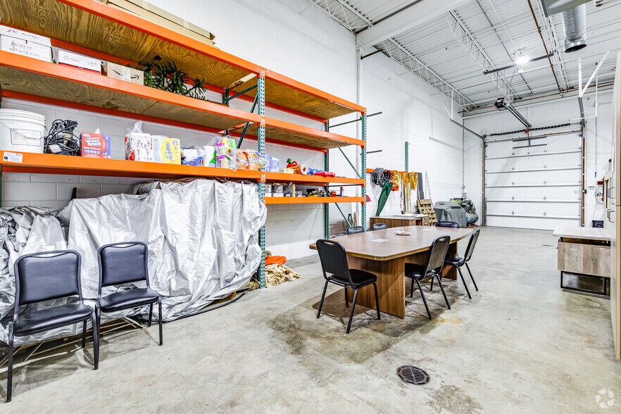 More Photos Of 3276 Fanum Rd, Vadnais Heights Service For Lease