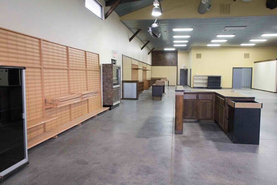 More Photos Of 1325 E Airport Rd, Grand Island Storefront Retail Office For Sale