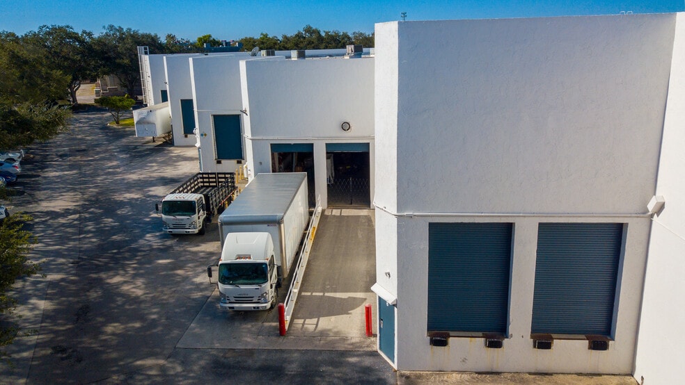 More Photos Of 990 S Rogers Cir, Boca Raton Manufacturing For Lease