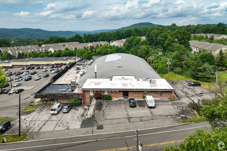More Photos Of 43 Theatre Ctr, Sparta Bowling Alley For Sale