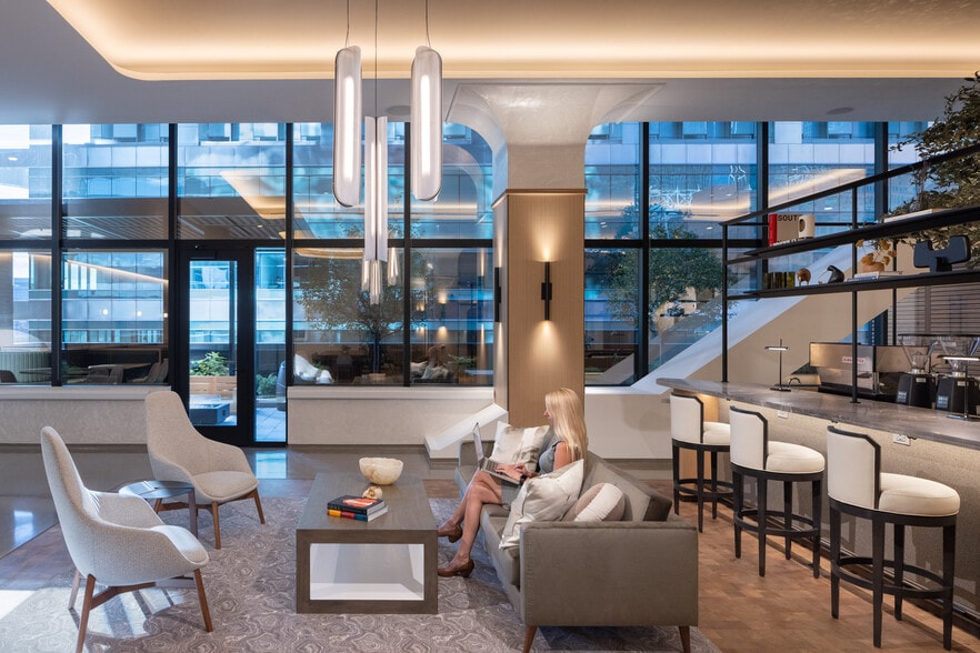 More Photos Of 500 W Madison St, Chicago Office For Lease