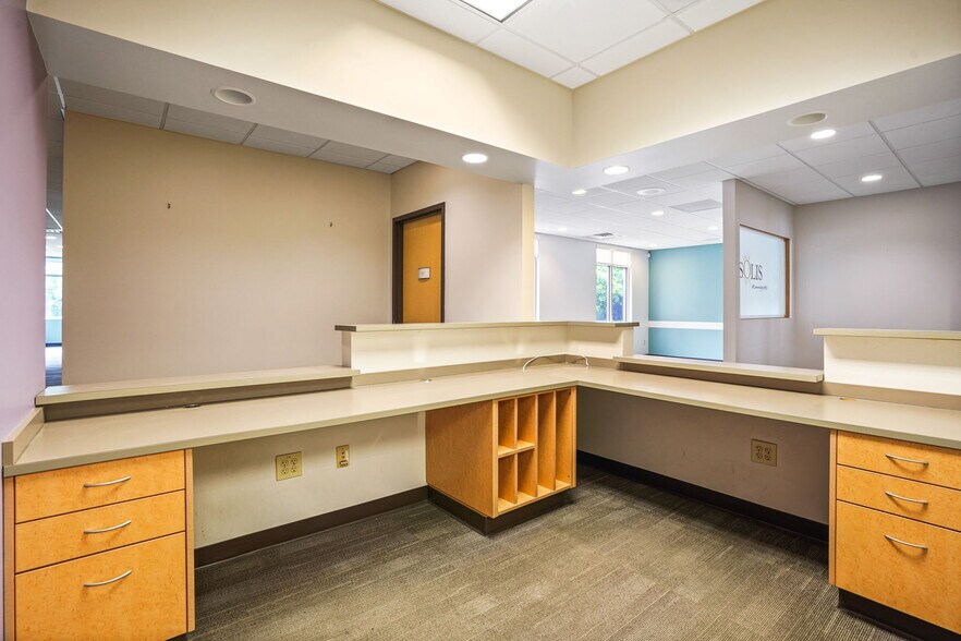 More Photos Of 5156 Blazer Pky, Dublin Medical For Lease