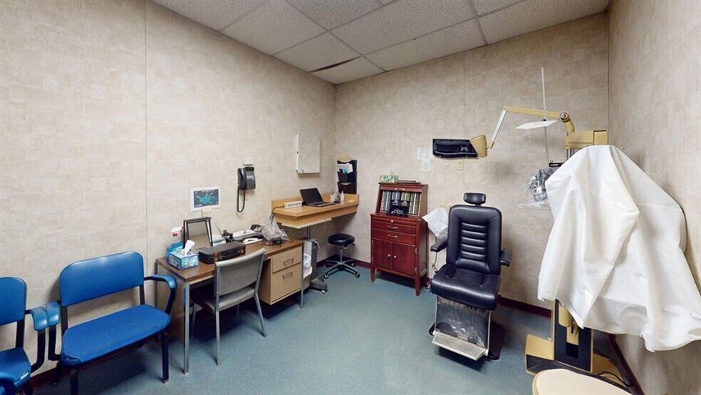 More Photos Of 2819 5th Ave, Huntington Medical For Sale