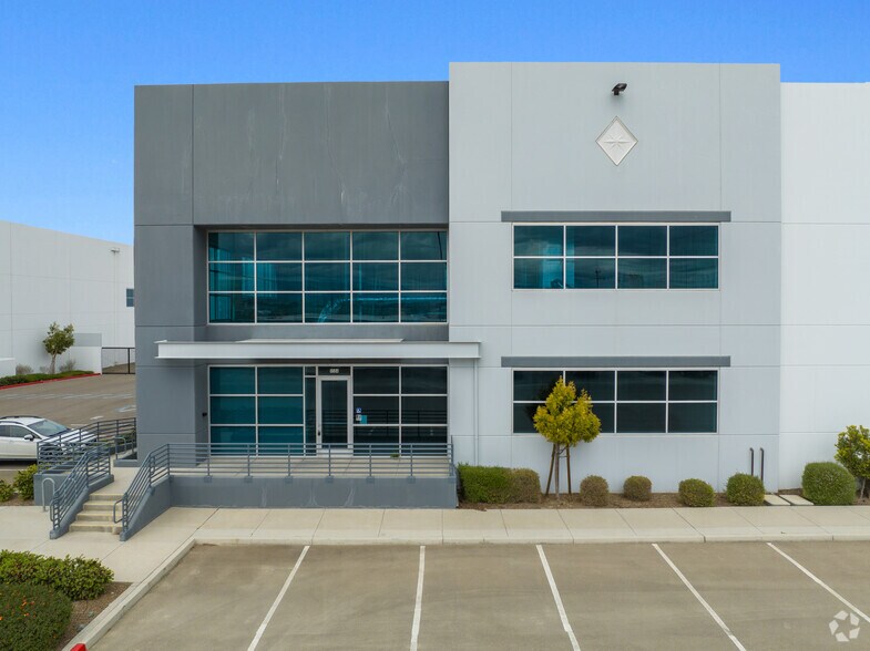 More Photos Of 9584 Sugar Rd, Tracy Warehouse For Lease