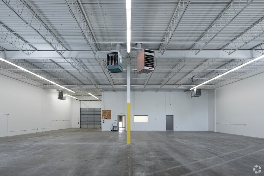 More Photos Of 4920-5060 Nome St, Denver Warehouse For Lease