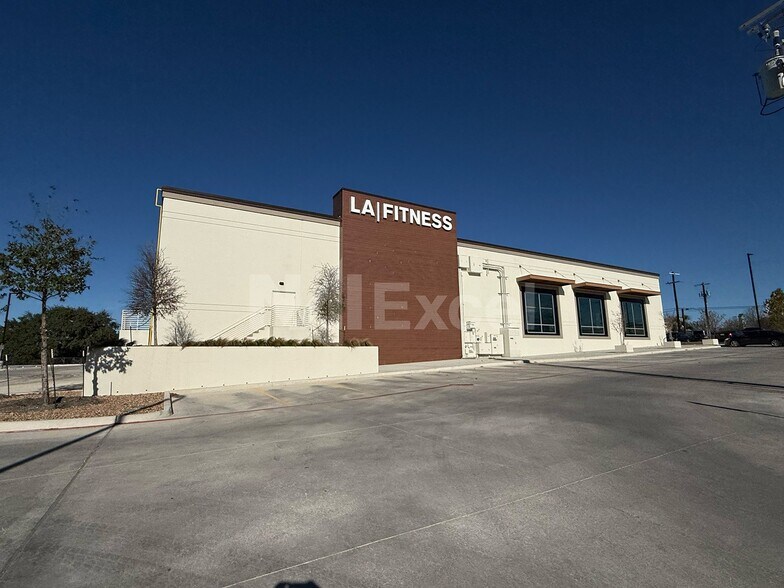 More Photos Of 9955 Braun Rd, Helotes Health Club For Sale