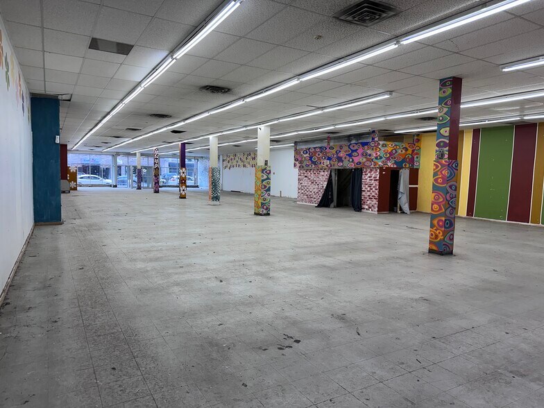 More Photos Of 936-950 Rue Notre-Dame O, Montréal Storefront Retail Residential For Lease