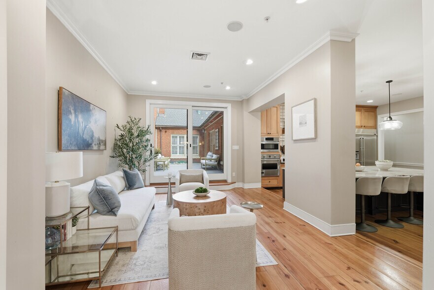 More Photos Of 121-123 E King St, Lancaster Office Residential For Sale