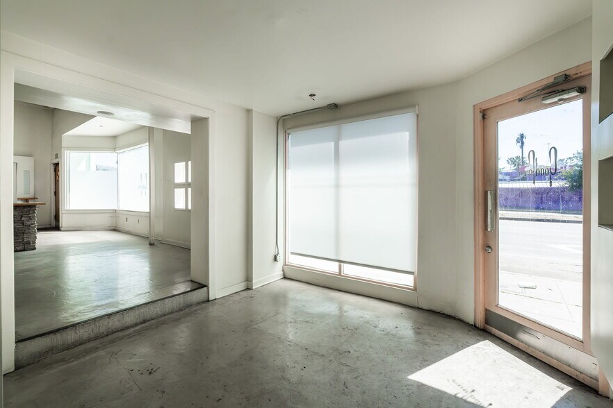 More Photos Of 723-727 N Fairfax Ave, Los Angeles General Retail For Lease