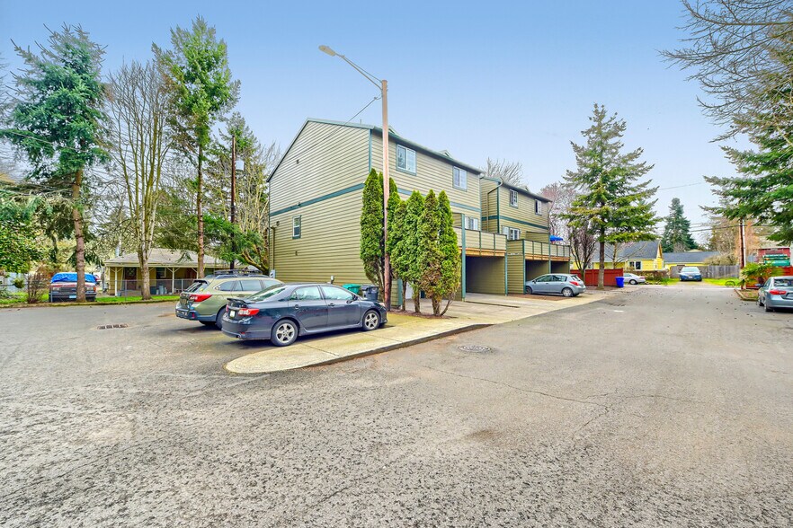 More Photos Of 8423-8451 SE Brooklyn St, Portland Apartments For Sale