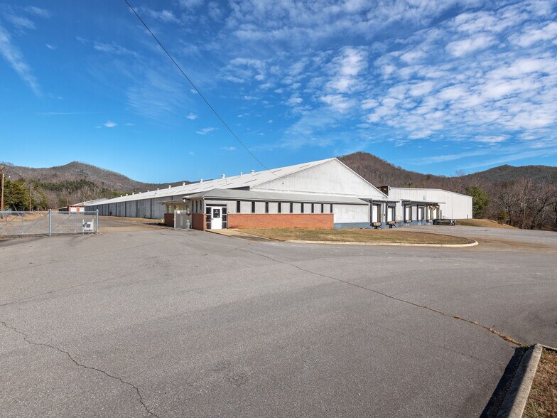 More Photos Of 111 Old Bee Tree Rd, Swannanoa Warehouse For Lease