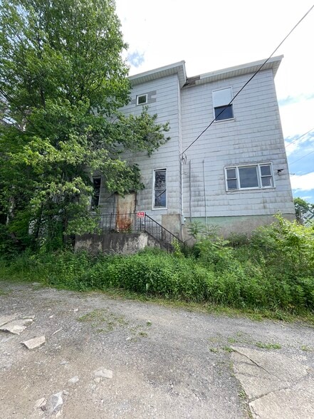 More Photos Of 786 Main St, Simpson Office For Sale