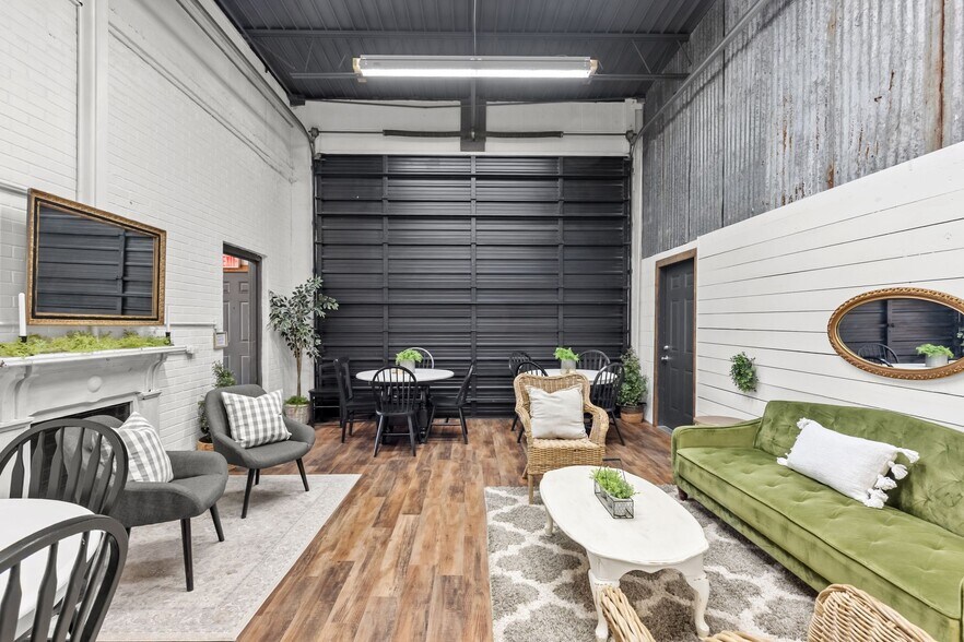 More Photos Of 1403 Interstate Highway 30, Greenville General Retail For Sale