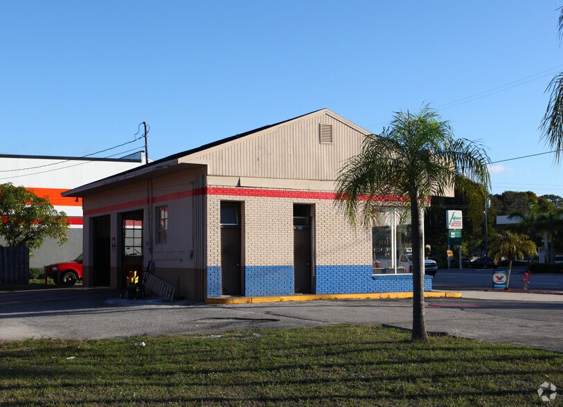 More Photos Of 3018 Cleveland Ave, Fort Myers Auto Repair For Sale