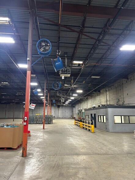 More Photos Of 8040 Bayberry Rd, Jacksonville Unknown For Lease