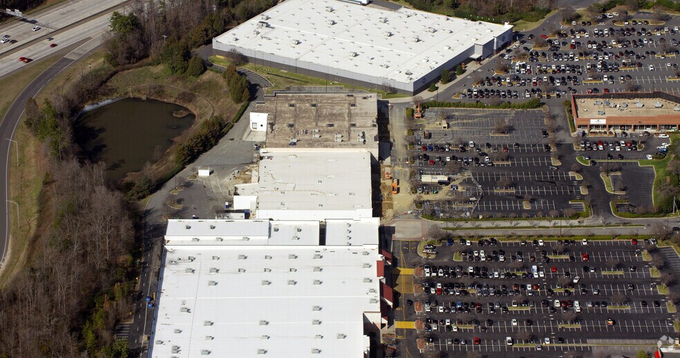 More Photos Of 8809 Jw Clay Blvd, Charlotte General Retail For Lease