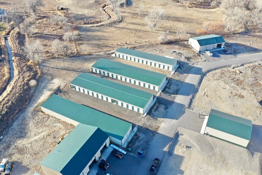 936 W Toy Storage St