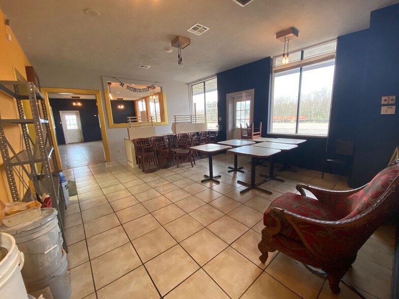 More Photos Of 2401 Port Neches Ave, Port Neches Restaurant For Sale