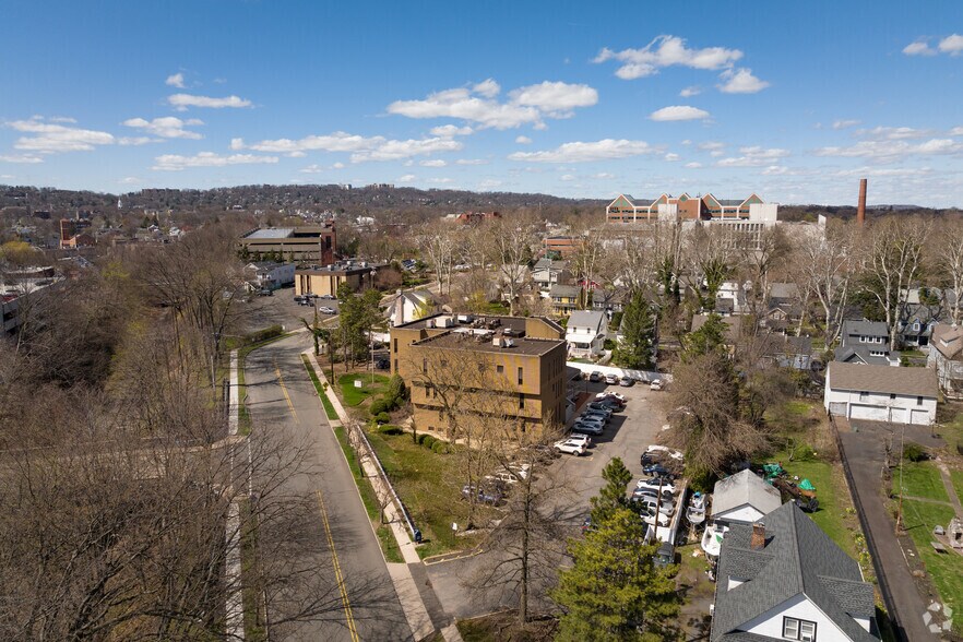 More Photos Of 123 Highland Ave, Glen Ridge Office For Sale