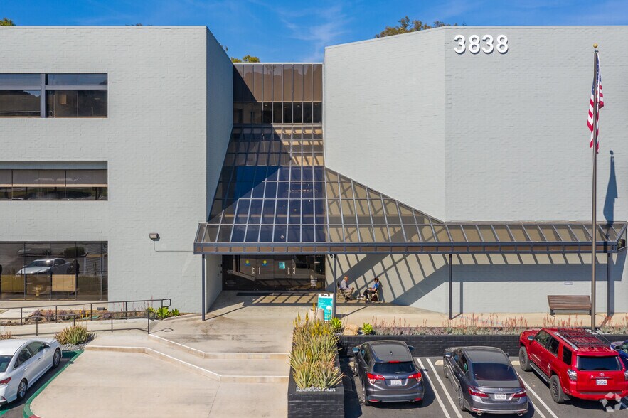 More Photos Of 3838 Camino del Rio N, San Diego Office For Lease