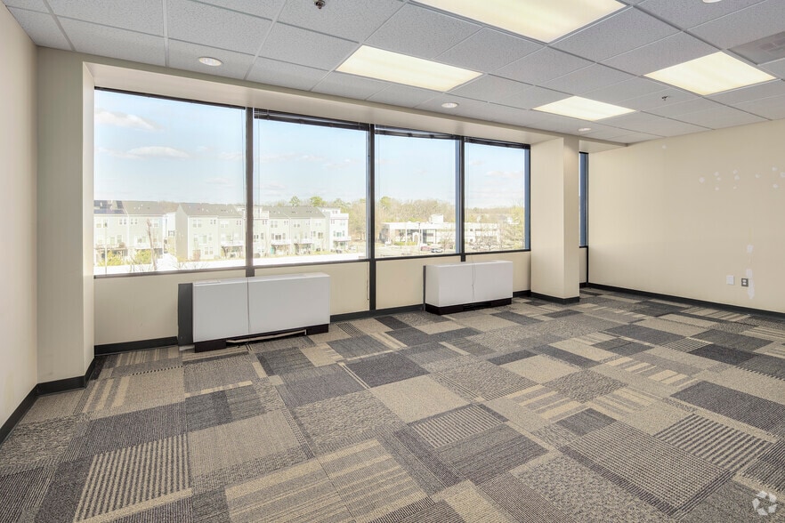 More Photos Of 10210 Greenbelt Rd, Lanham Office For Sale