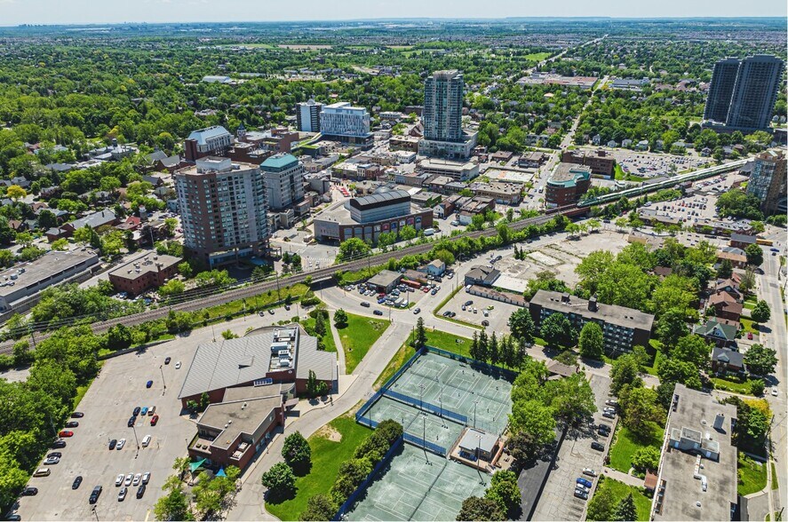More Photos Of 21 Union St, Brampton Auto Repair For Sale