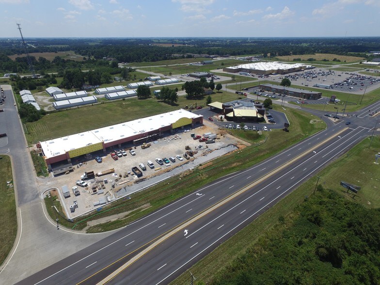 More Photos Of 903 E US Highway 60, Monett Storefront For Lease