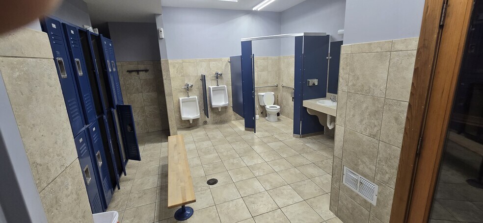 More Photos Of 1306 S Carney Dr, Saint Clair Freestanding For Lease