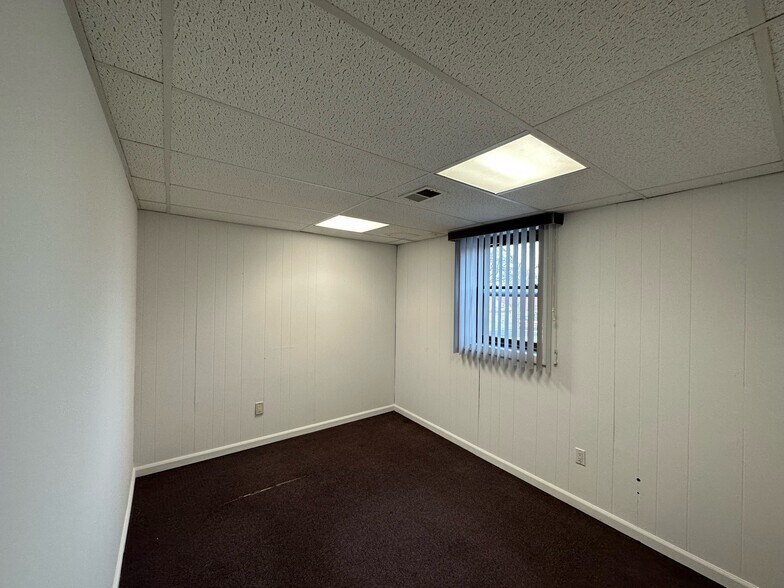 More Photos Of 690 Broadway, Massapequa Office For Lease