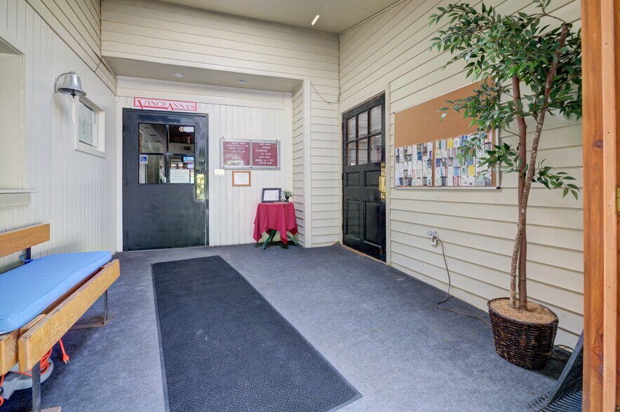 More Photos Of 160 Creamery Rd, Greenville Restaurant For Sale