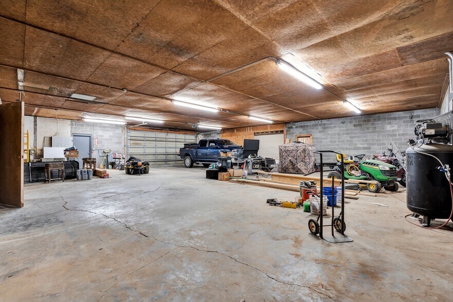 More Photos Of 1050 Whisperwood Trl NE, Cleveland Light Distribution For Sale