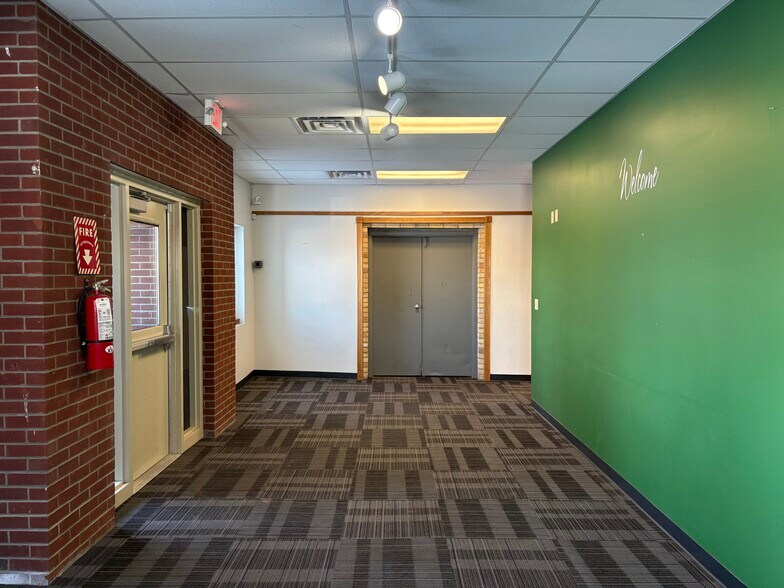 More Photos Of 4201 W 1st St, Duluth Warehouse For Sale