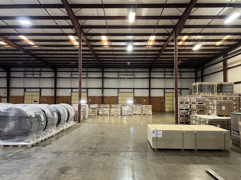 More Photos Of 566 Belle Cir, Harrisonburg Warehouse For Lease
