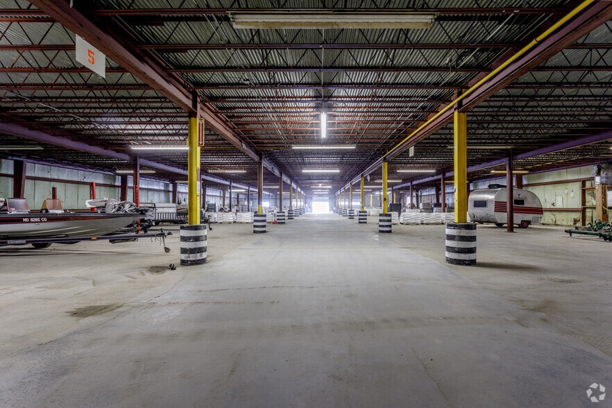 More Photos Of 512 S Main St, Carrollton Warehouse For Lease