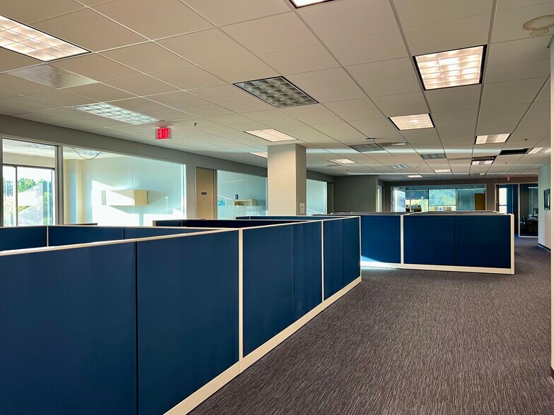 More Photos Of 5250 Corporate Dr, Troy Office For Lease