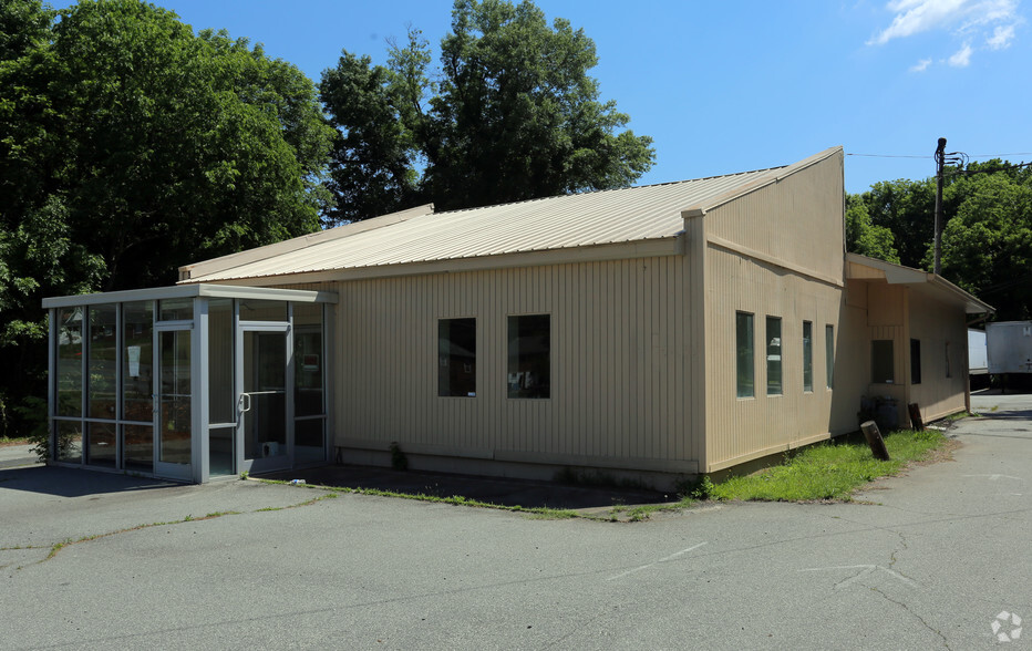 Primary Photo Of 1540 Maple Ave, Burlington Fast Food For Sale