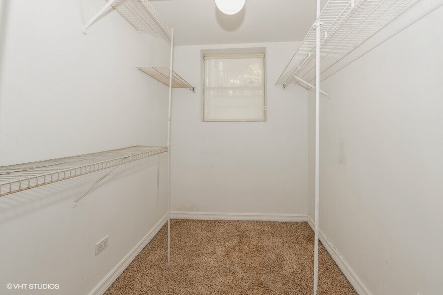 More Photos Of 1228 W Glenlake Ave, Chicago Apartments For Sale