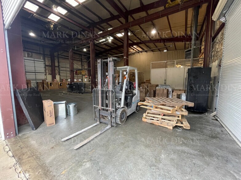 More Photos Of 2879 & 2881 Shannon Oxmoor Rd, Birmingham Warehouse For Sale