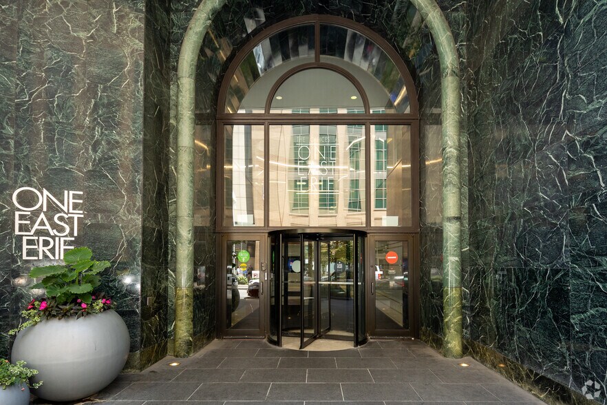 More Photos Of 1 E Erie St, Chicago Medical For Lease