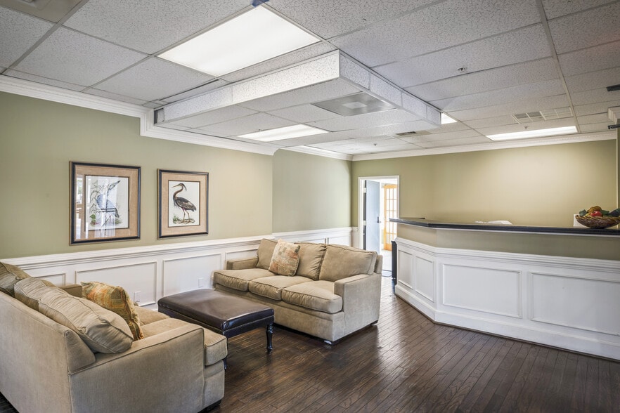 More Photos Of 602 S King St, Leesburg Medical For Sale