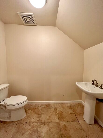 More Photos Of 30 E Lipoa St, Kihei Apartments For Lease