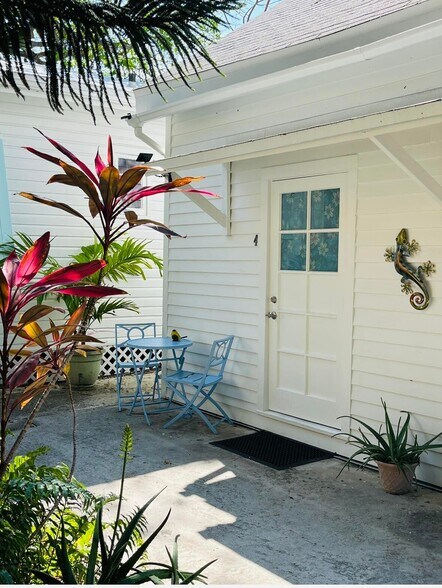More Photos Of 1122 Simonton St, Key West Apartments For Sale