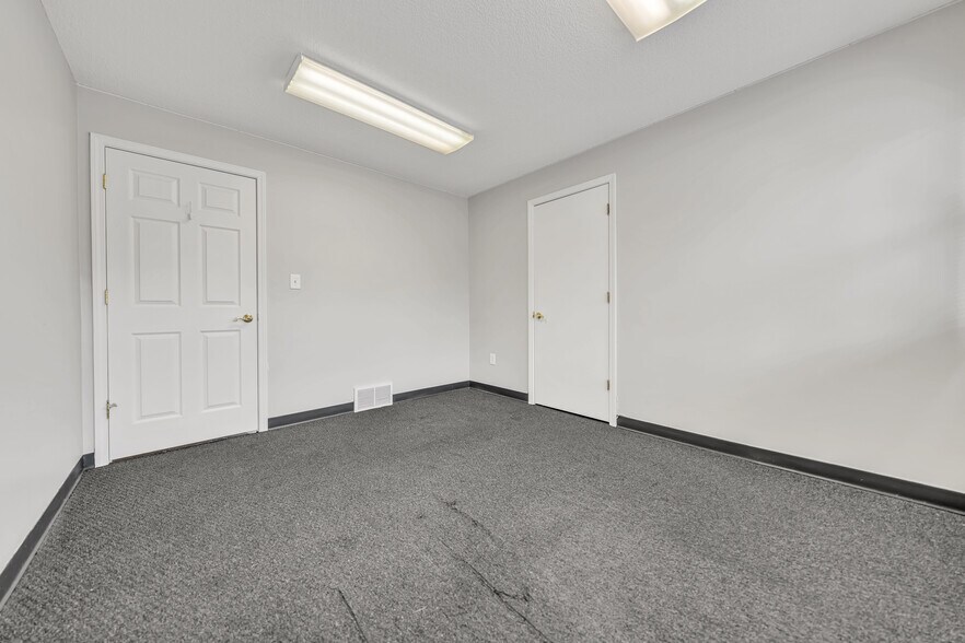 More Photos Of 751 Walnut Knoll Rd, Cordova Office For Sale