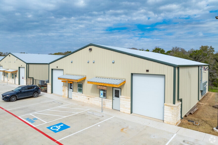 More Photos Of 12700 Lowden Ln, Manchaca Flex For Lease