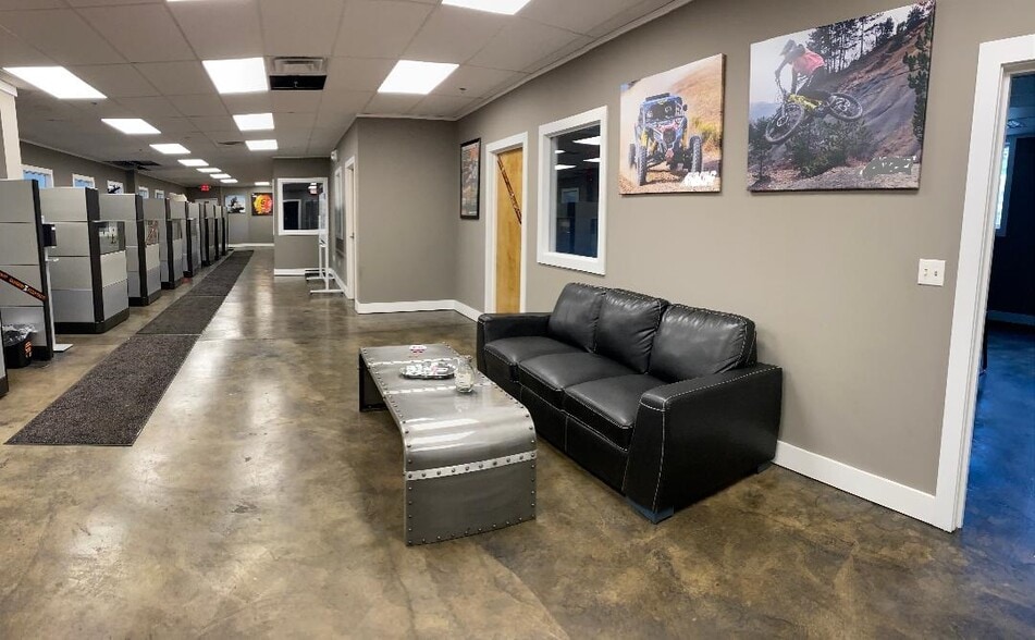 More Photos Of 1545 Hansford St, Charleston Light Distribution For Sale