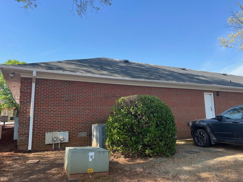 More Photos Of 1075 Cornwall drive dr, Madison Office For Sale