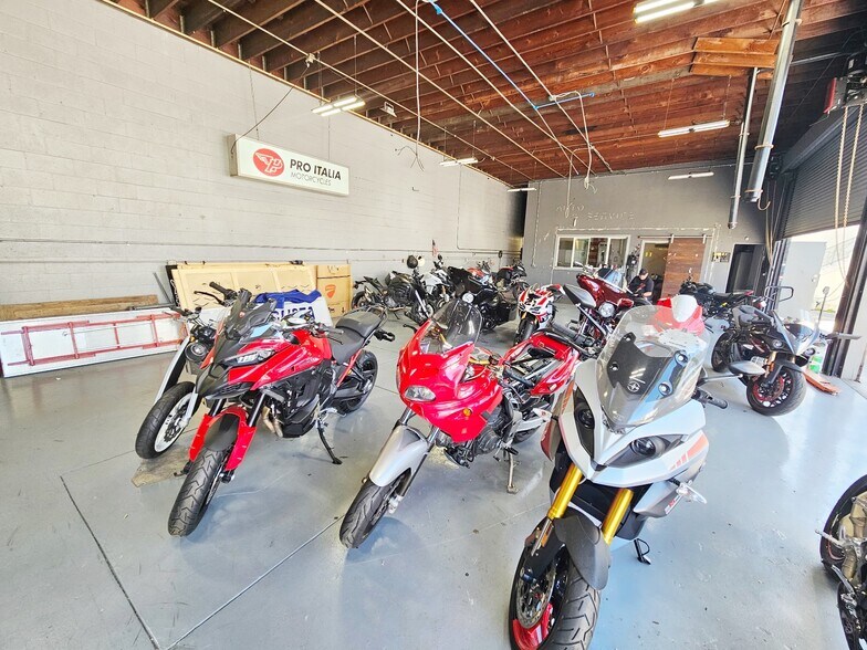 More Photos Of 3331 N Verdugo Rd, Glendale Auto Repair For Lease