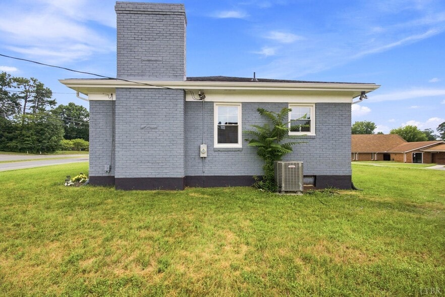 More Photos Of 7609 Timberlake Rd, Lynchburg Office For Sale