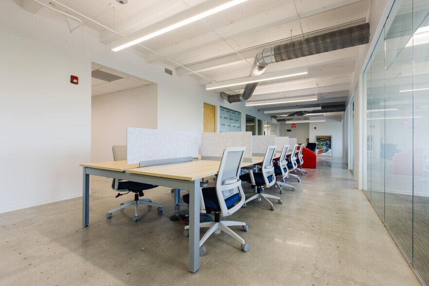 More Photos Of 3250 Mary St, Coconut Grove Office For Lease