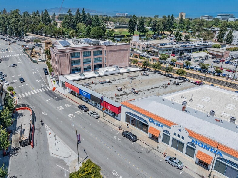 More Photos Of 211 West Ln, Burlingame Industrial For Lease